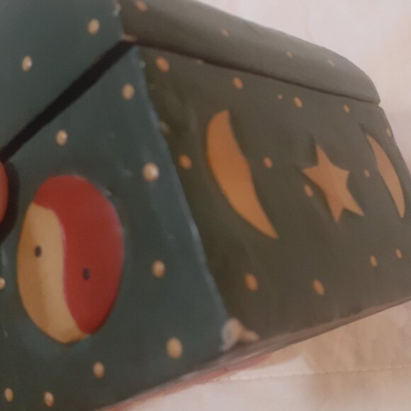 Vintage Wooden Trinket/Jewelry Box with Sun, Stars and Yin Yang Motifs - Picture 4 of 8